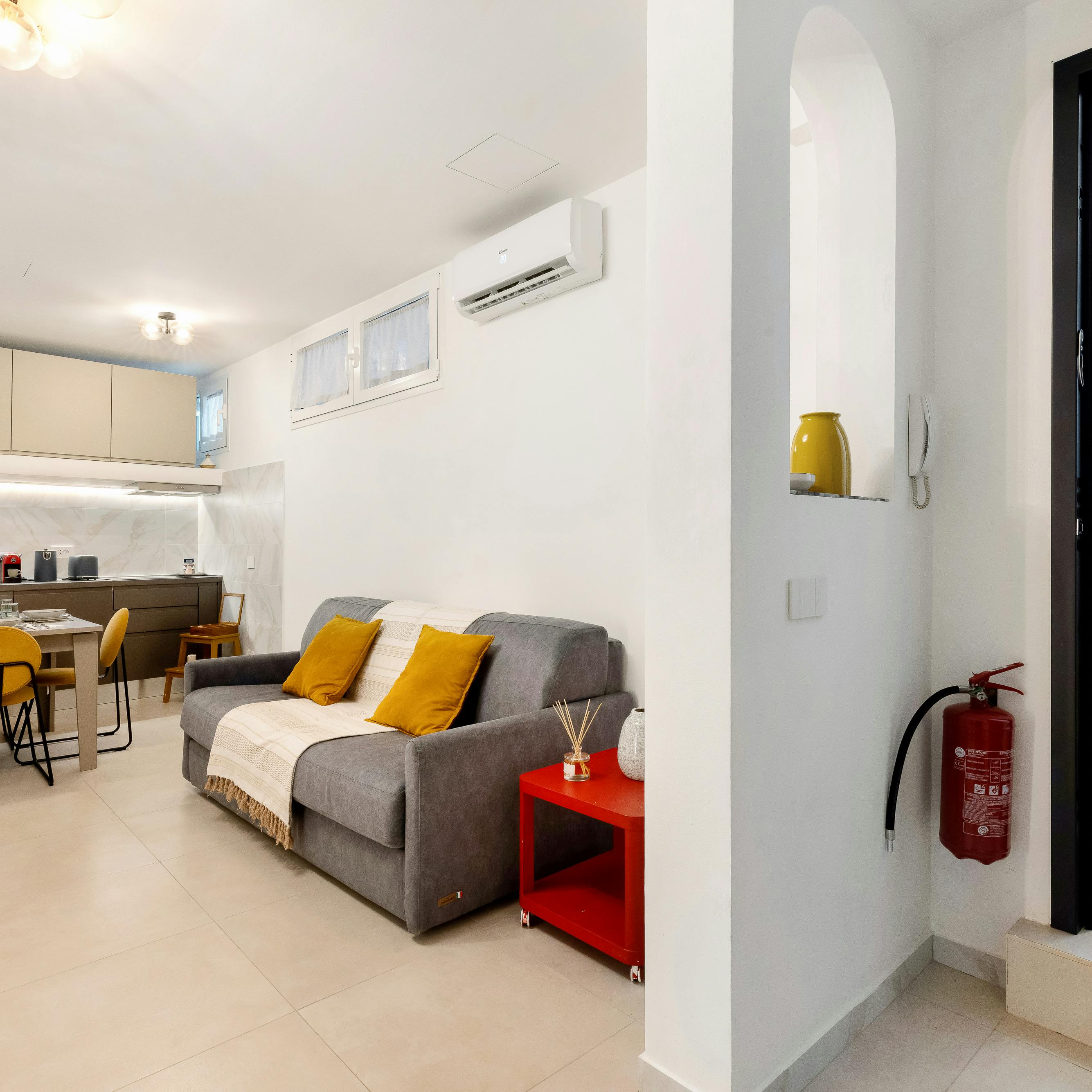 Studio for rent for €1,000 per month in Milan, Piazza Edoardo Ferravilla